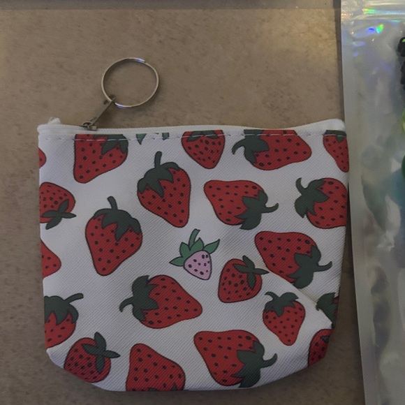 Strawberry Print Pouch and Pen Set - Picture 5 of 7